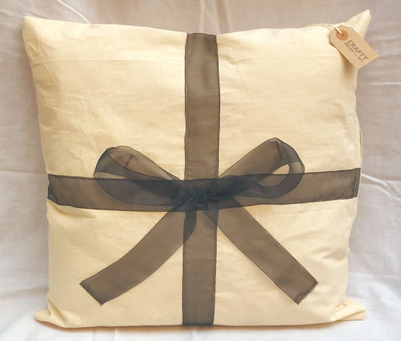 Natural Calico Bow Design Cushion with Zip